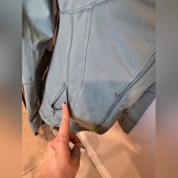 Lululemon Women's Define Jacket Nulu Fog Green Athleisure Size 8 - Picture 4 of 5
